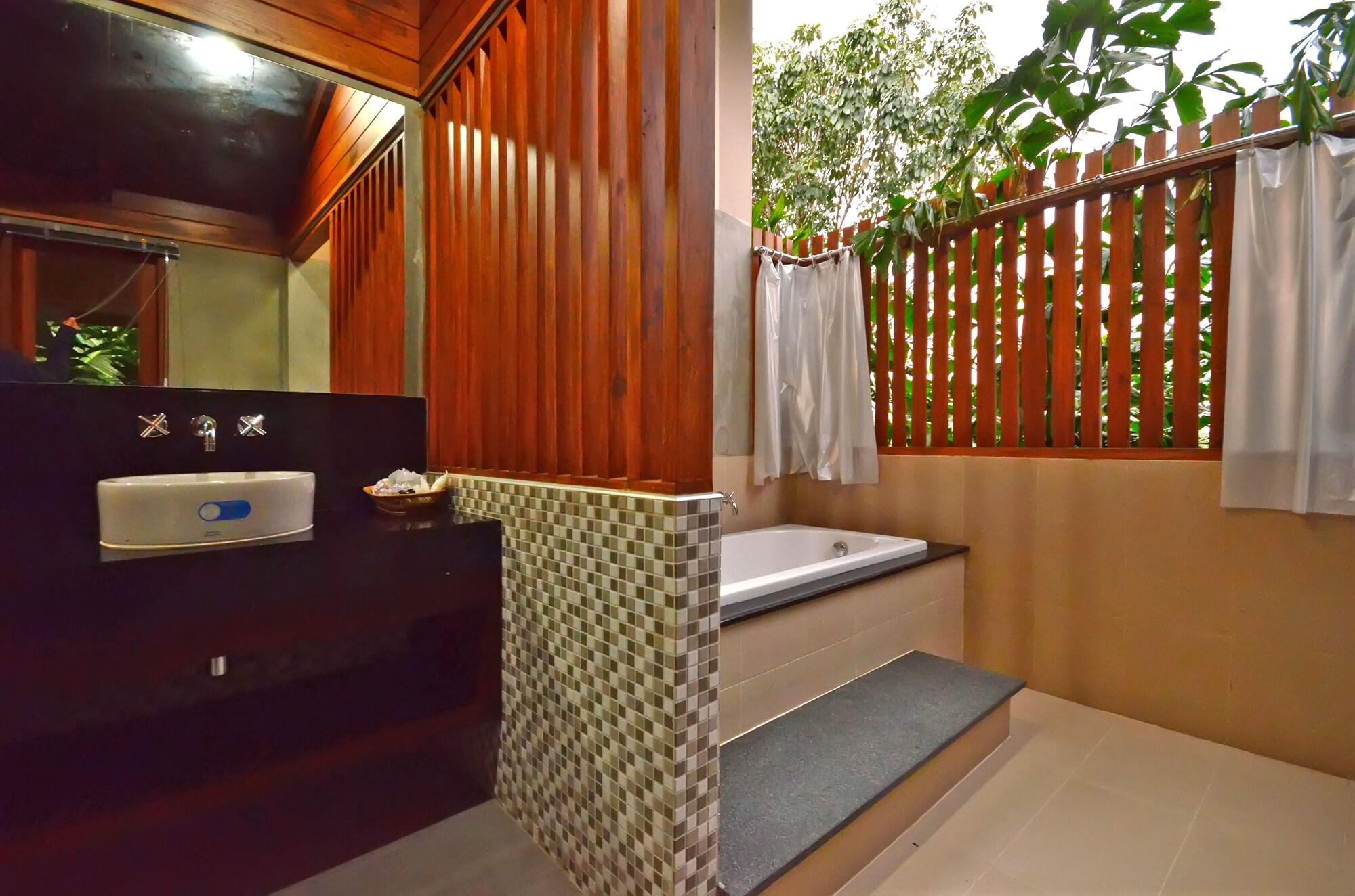 Chalong Chalet Resort 4* צ'אלונג