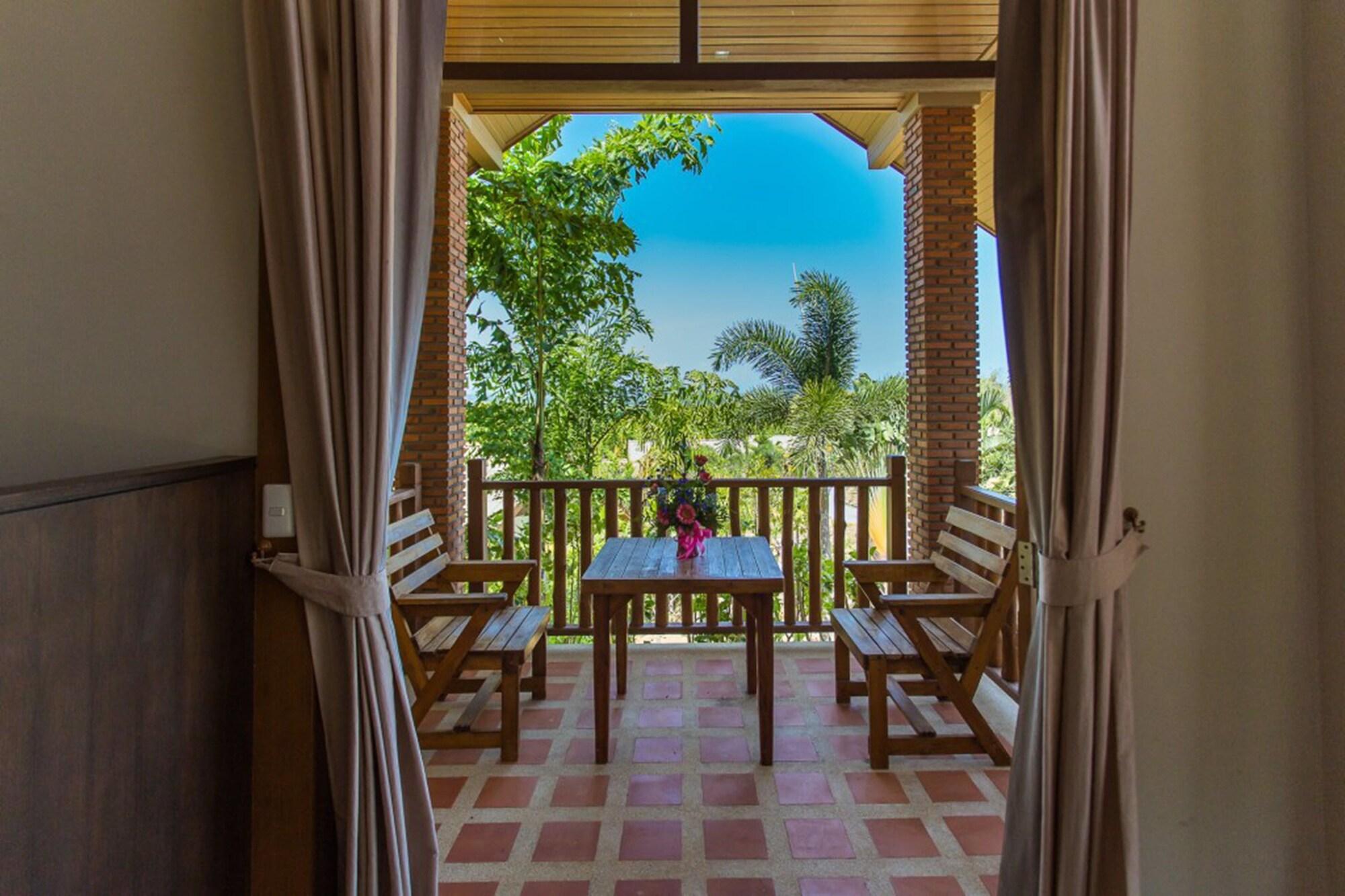 אתר נופש Chalong Chalet Resort