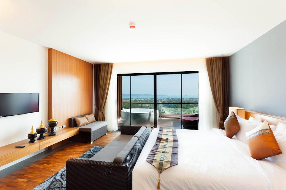 אתר נופש Chalong Chalet Resort 4*